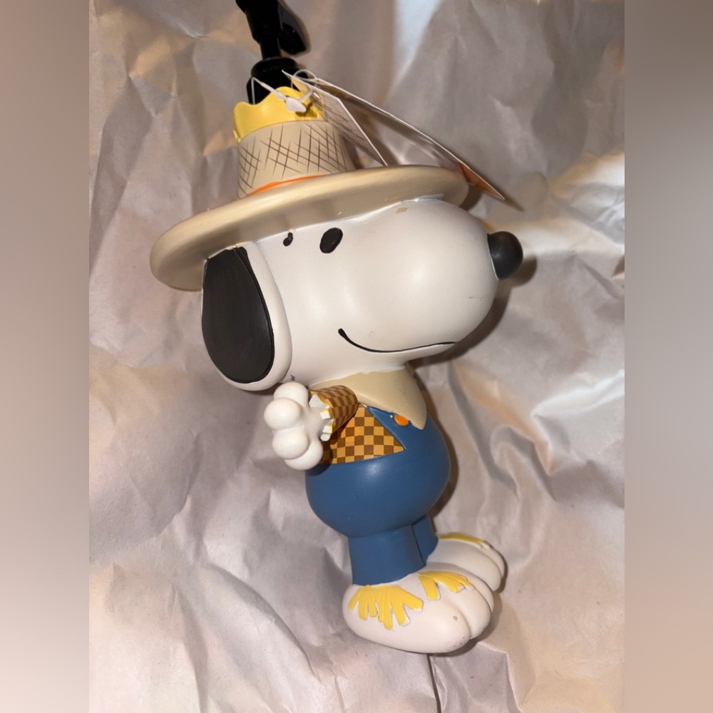 Snoopy Soap Pump, scarecrow fall NWT - Picture 4 of 9